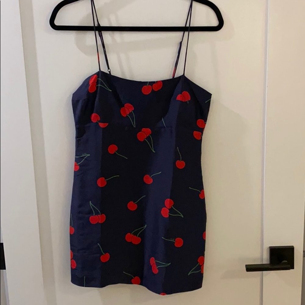 Reslisation cherry dress